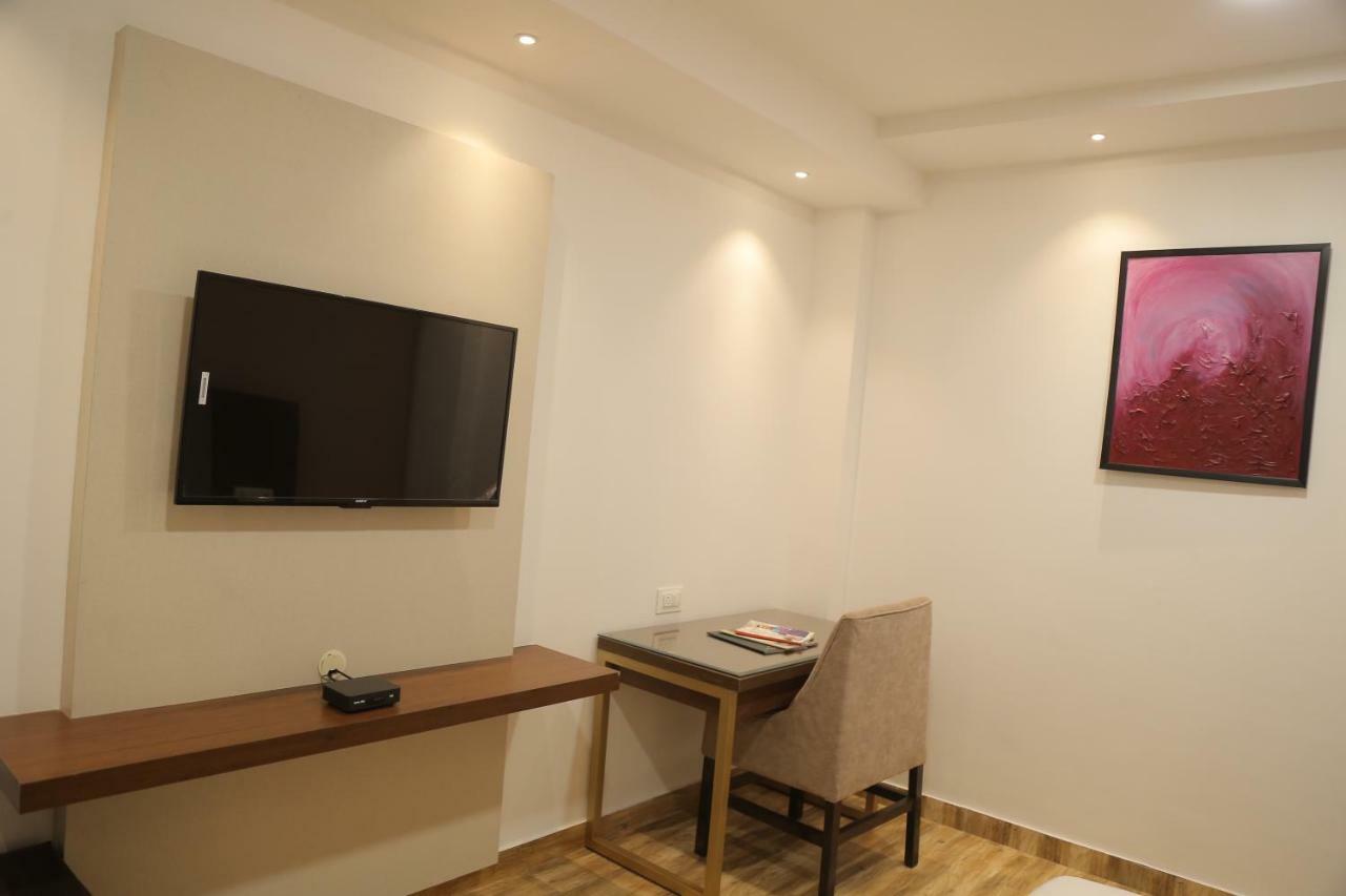 Hotel Ak Suites Patiāla المظهر الخارجي الصورة